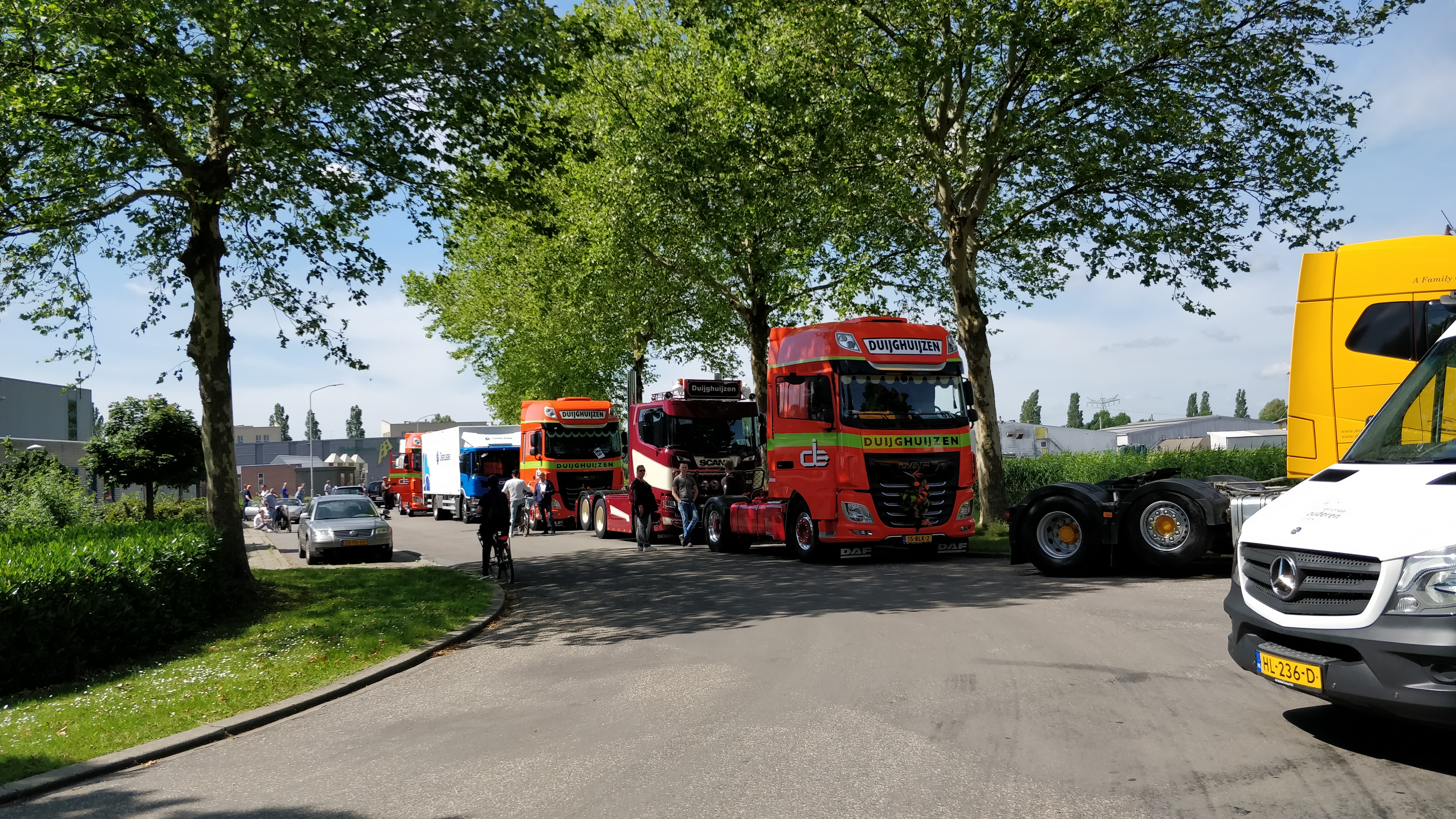 Wens op wielen - truck convooi