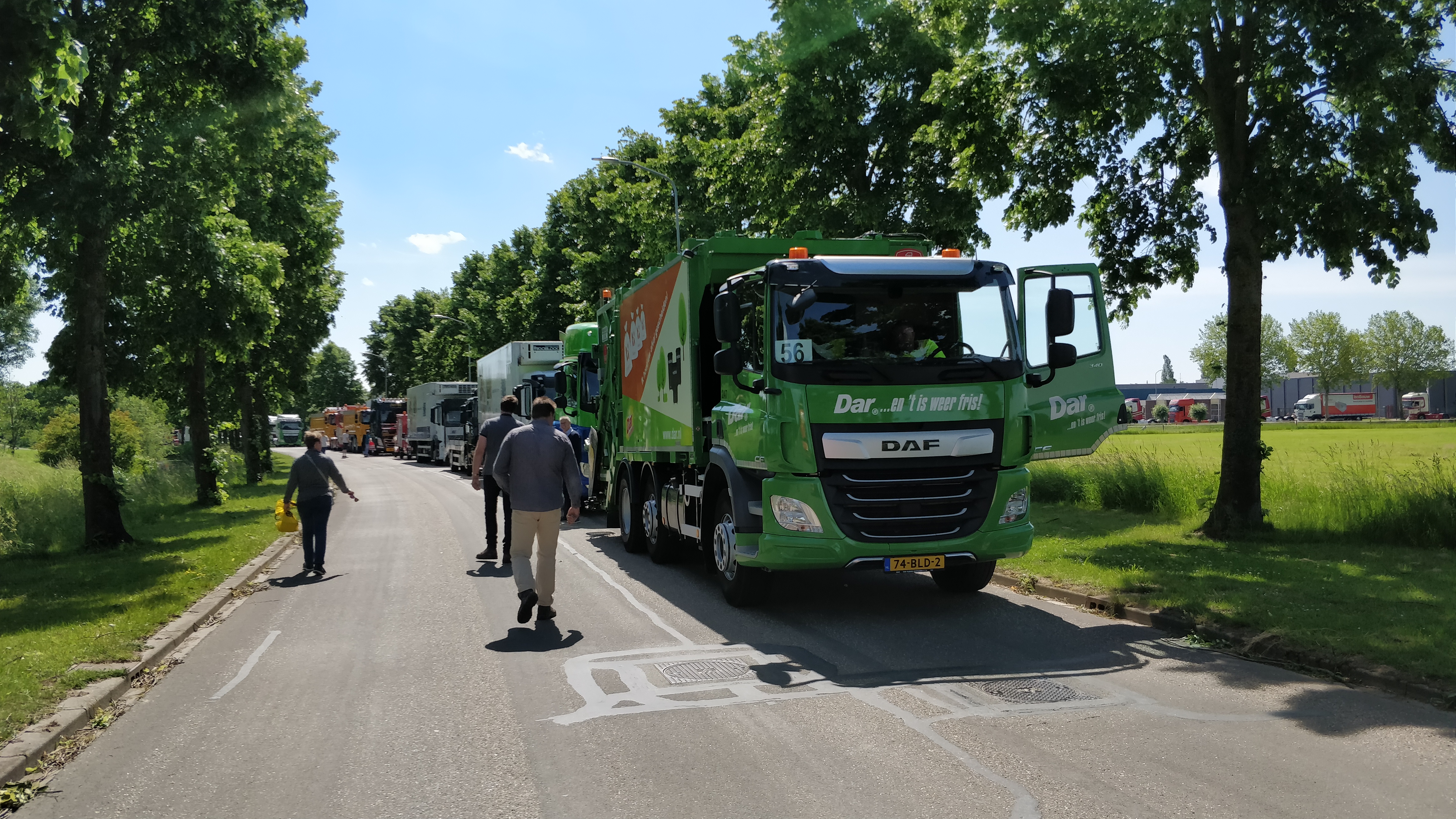 Wens op wielen - truck convooi