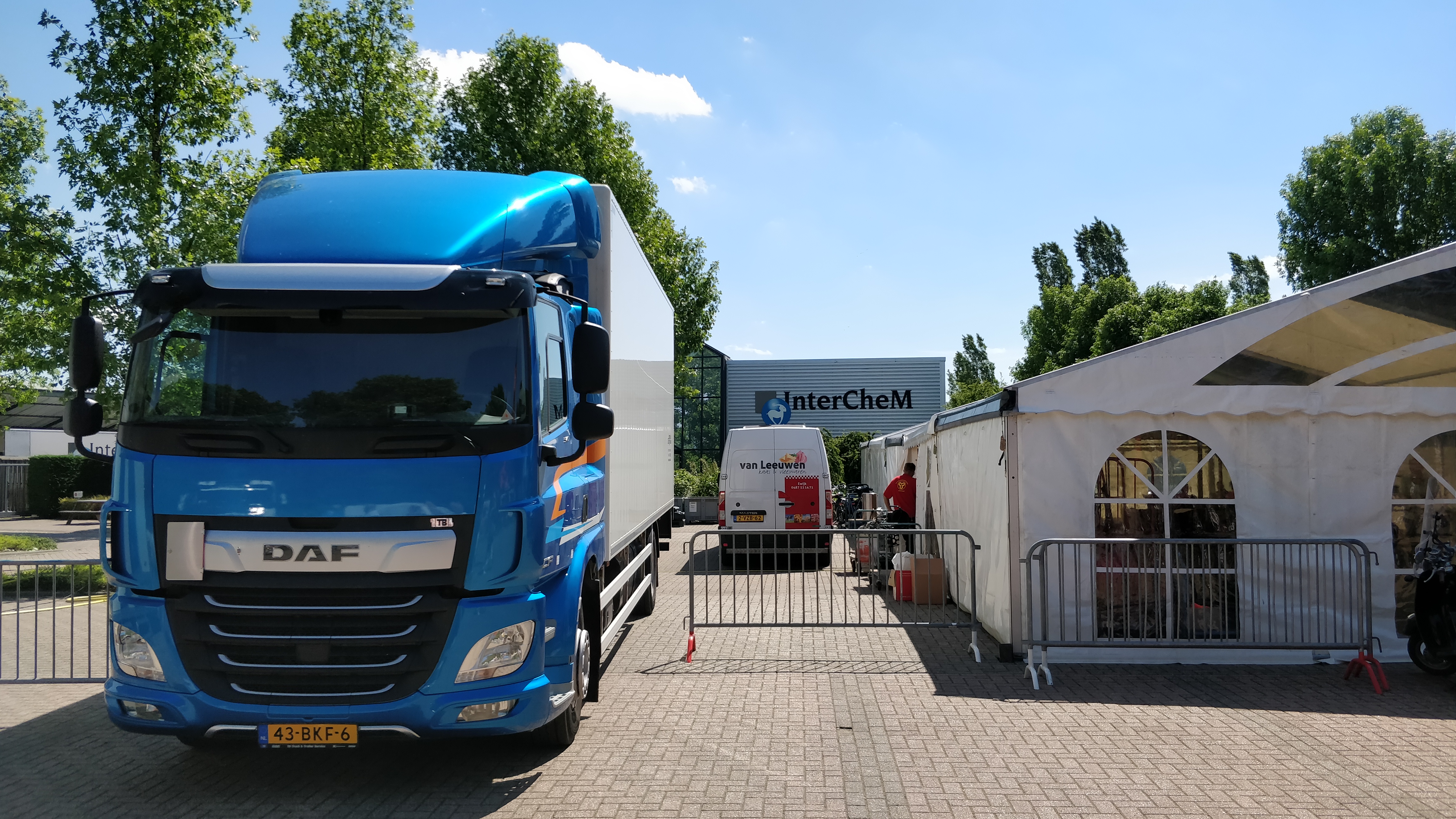 Wens op wielen - truck convooi