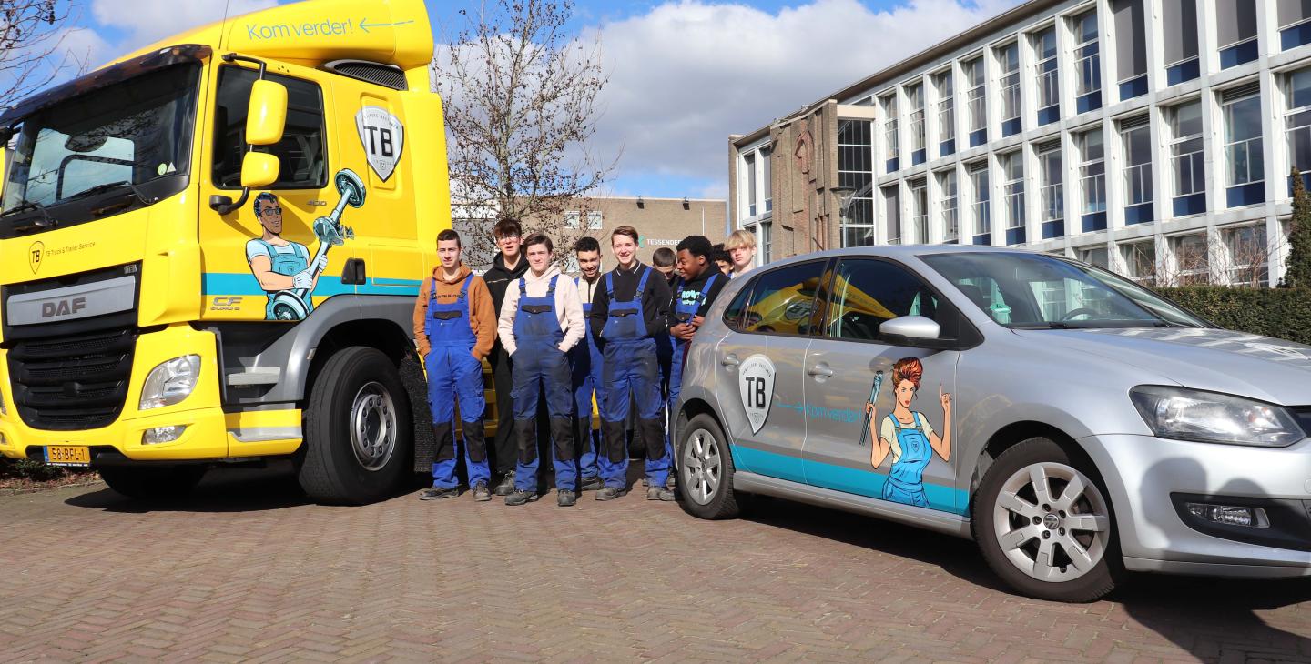 Tessenderlandt DAF en VW Polo