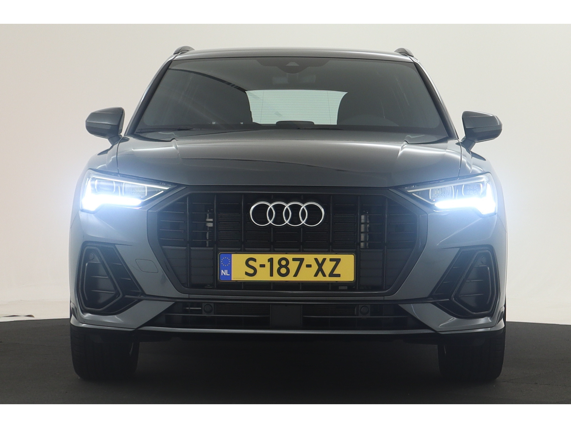 Audi - Q3 45 245pk TFSI e S edition - 2023
