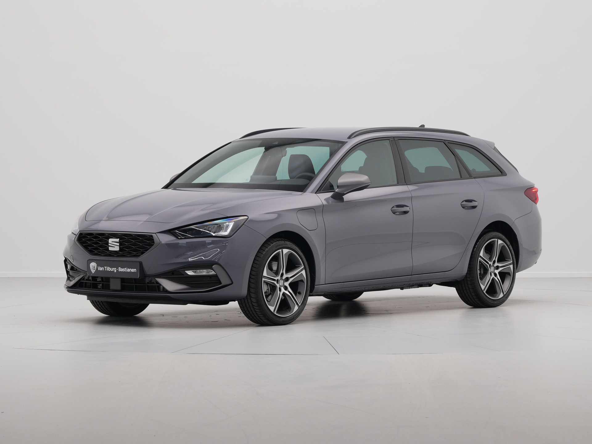 SEAT - Leon Sportstourer 1.5 TSI eHybrid 204 6DSG FR PHEV First Edition - 2024