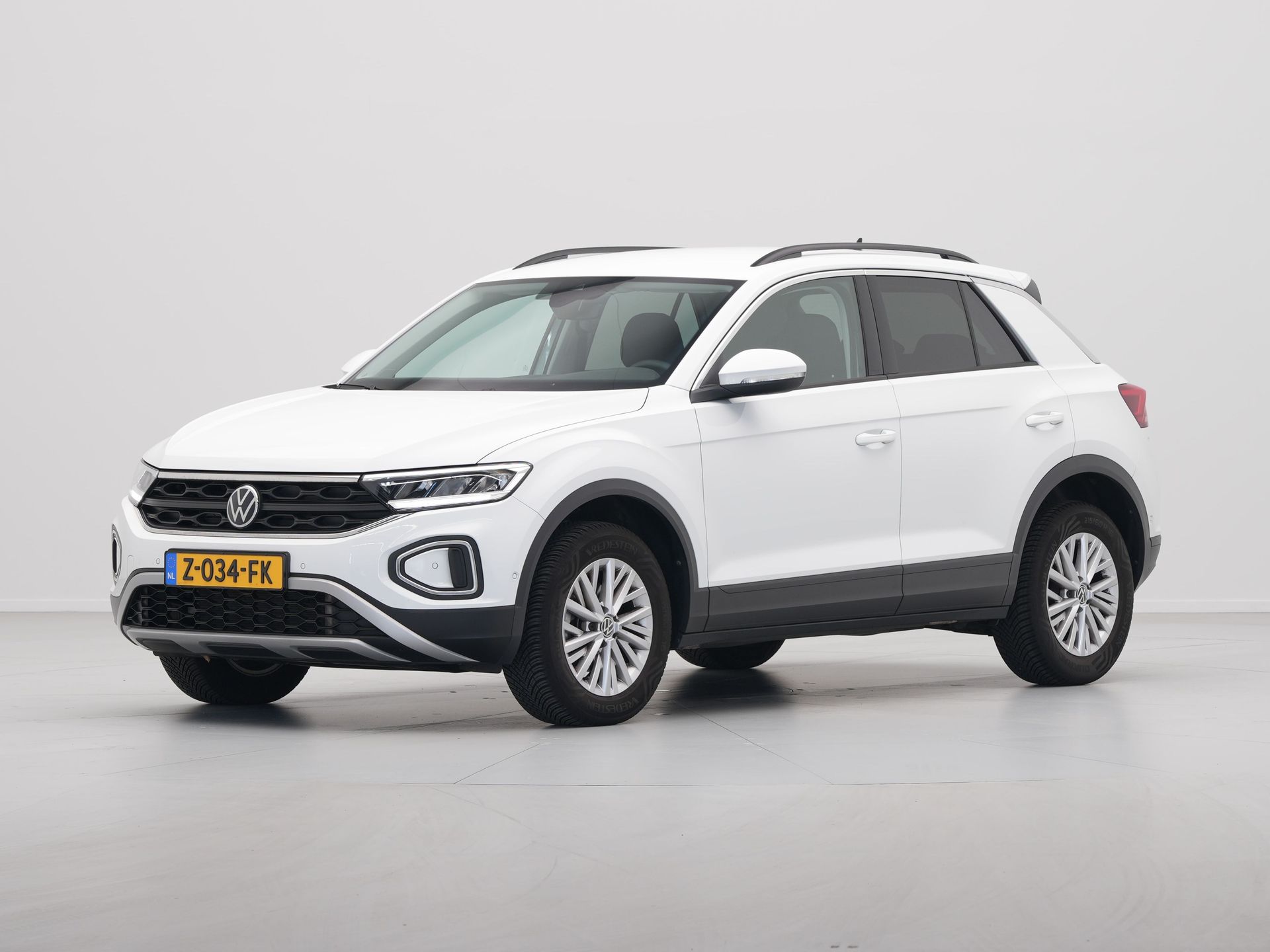 Volkswagen - T-Roc 1.5 TSI Life - 2024