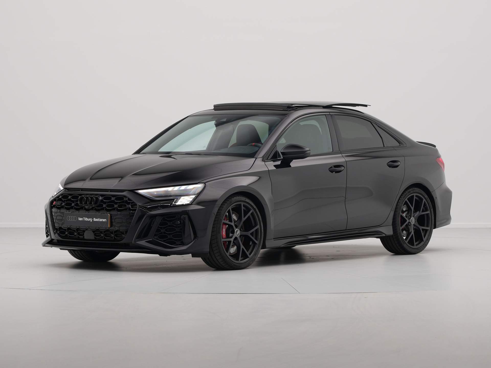 Audi - RS3 Limousine 2.5 TFSI RS 3 Quattro - 2023
