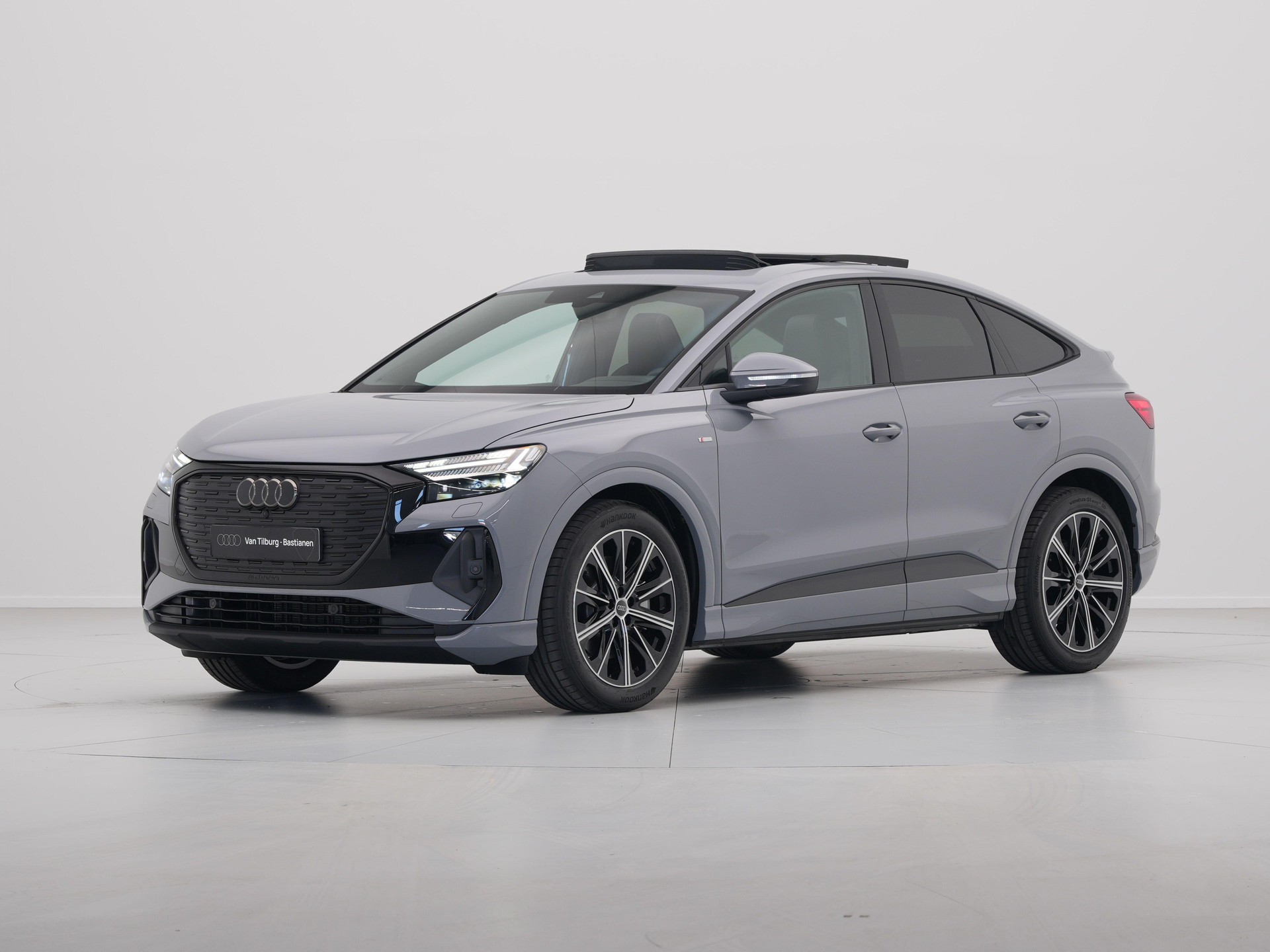 Audi - Q4 Sportback e-tron Q4 Sportback 45 e-tron quattro 286 1AT S edition - 2025