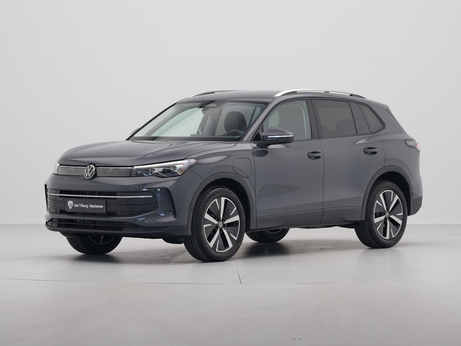 Volkswagen - Tiguan 1.5 eHybrid 204 6DSG Life Edition - 2025