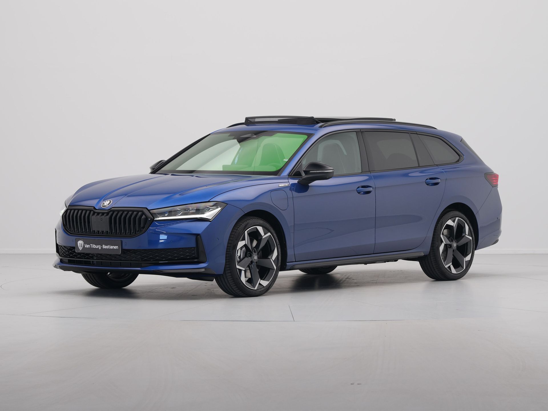 Škoda - Superb Combi 1.5 TSI PHEV Sportline Business - 