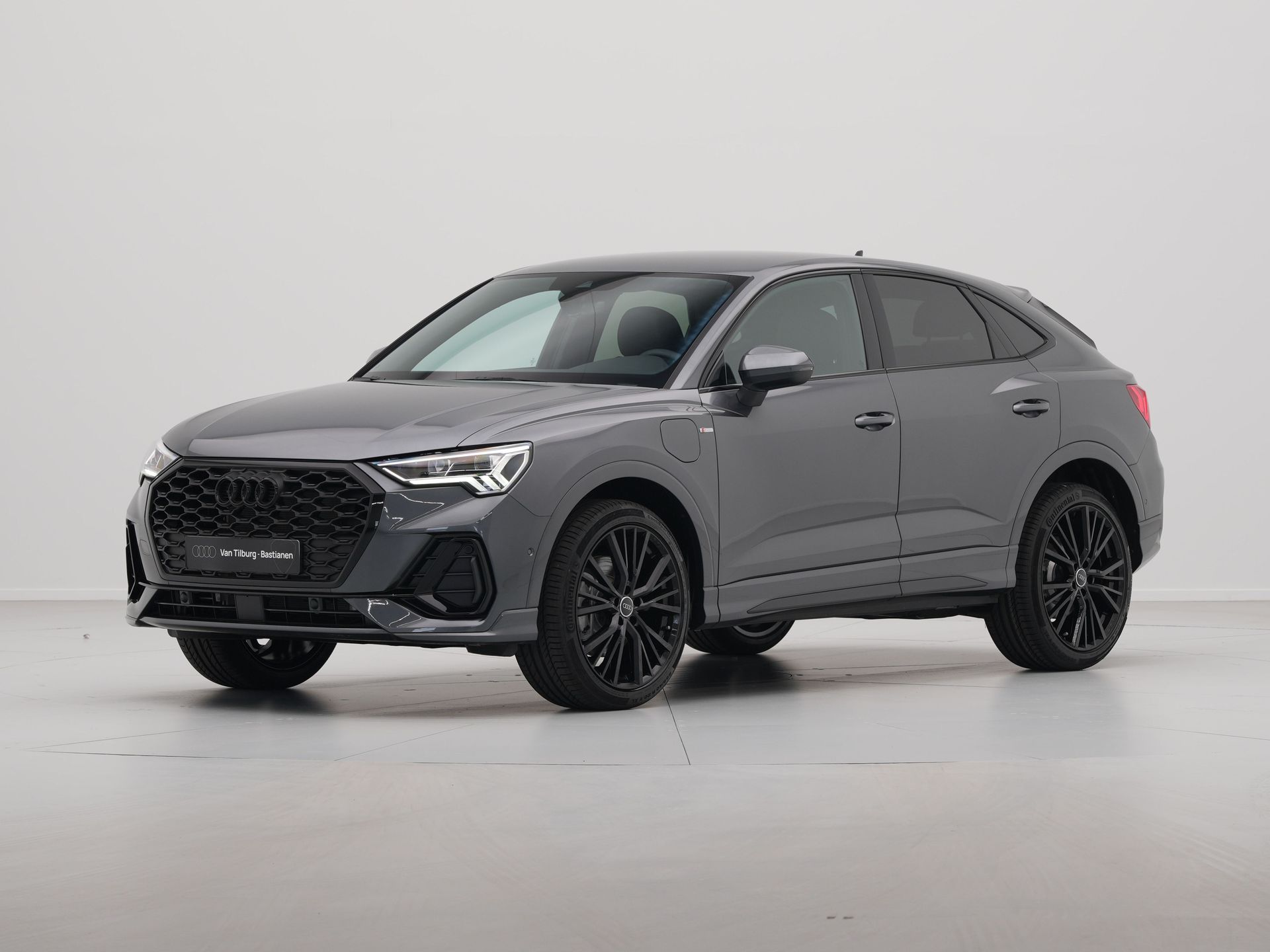 Audi - Q3 Sportback 45 TFSI e S Edition - 2025