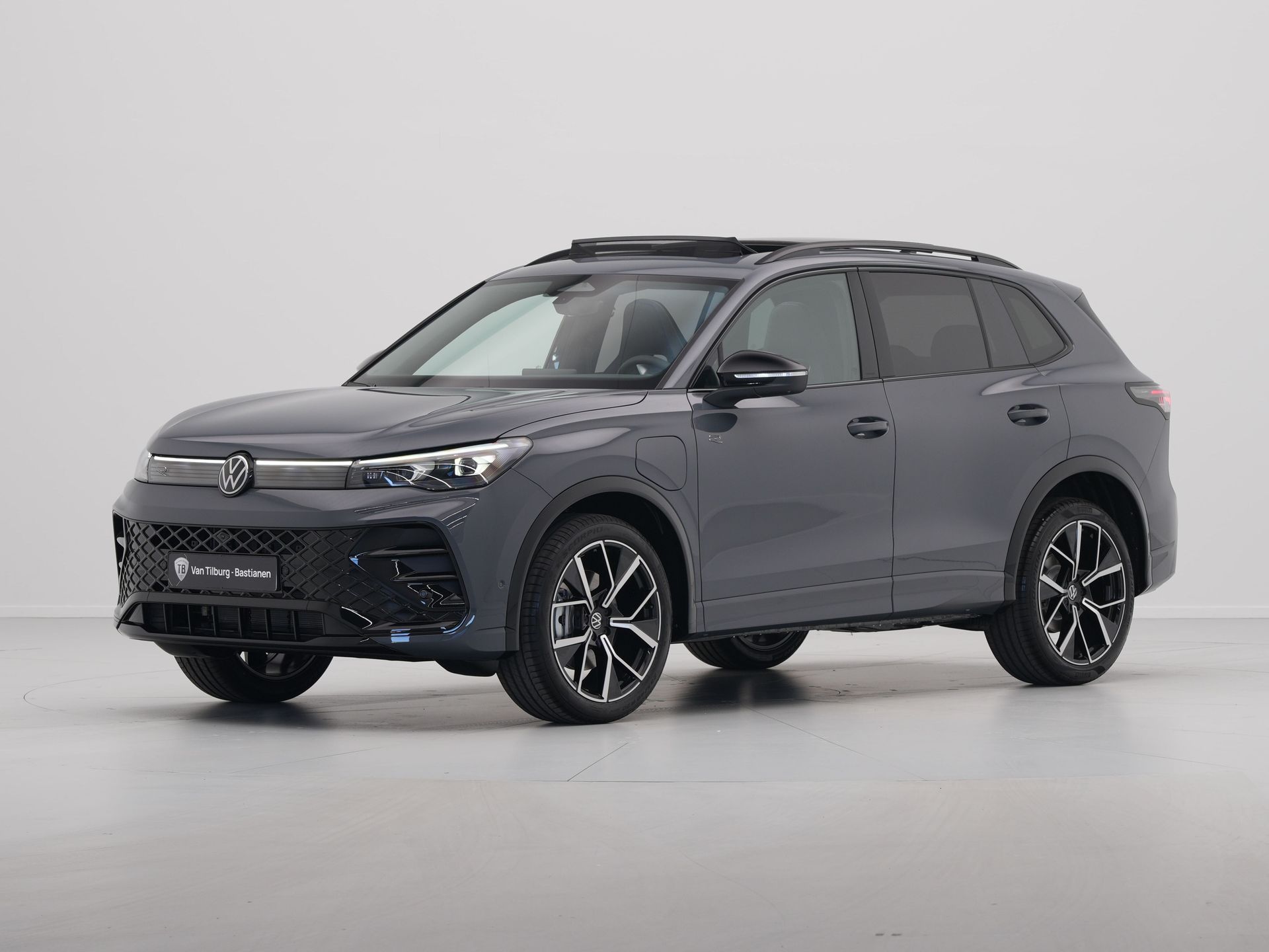 Volkswagen - Tiguan 1.5 eHybrid R-Line Edition - 2025