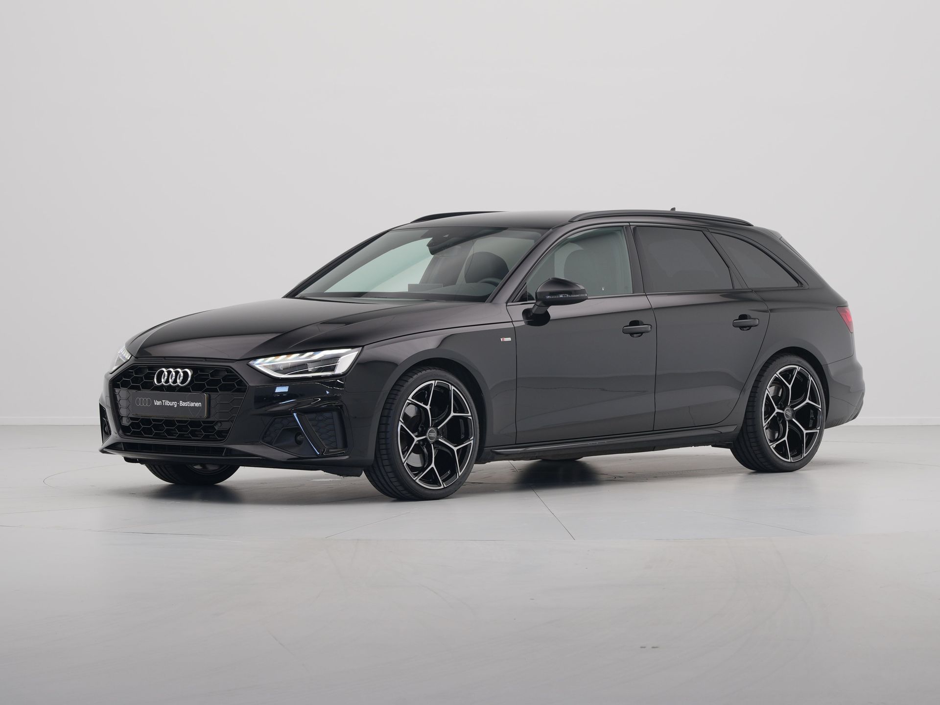 Audi - A4 Avant 35 TFSI S-Line edition - 2023