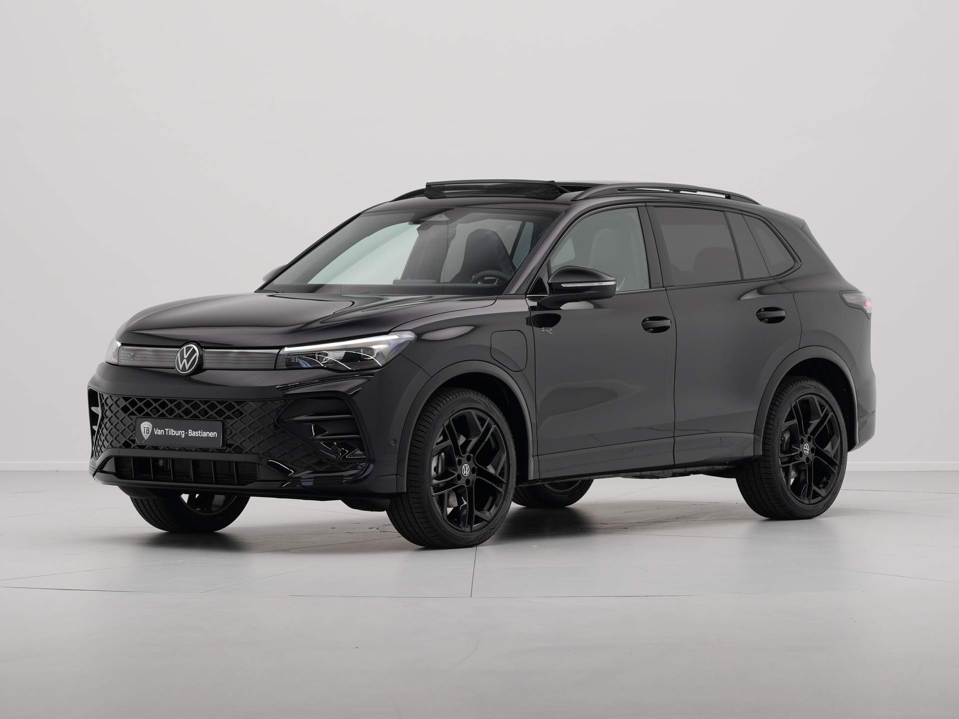 Volkswagen - Tiguan 1.5 eHybrid R-Line Edition - 2025