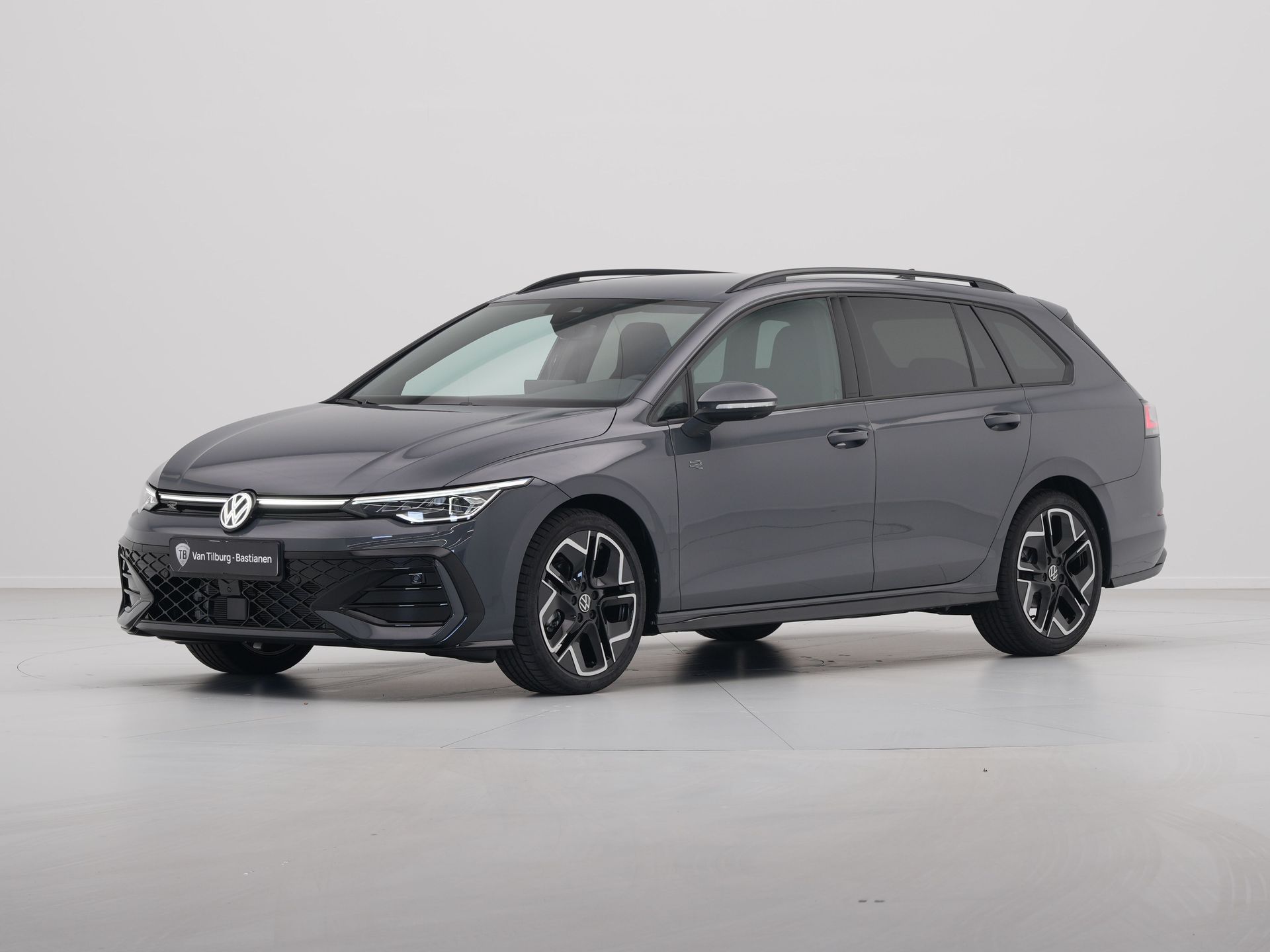 Volkswagen - GOLF Variant 1.5 eTSI R-Line Edition - 2025